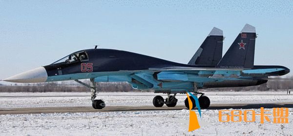 苏-32战机是俄罗斯苏霍伊实验设计局专为海军研制的新一代（西方称为第三代半）超音速远程岸基海上攻击机。2003年8月25日，俄罗斯宣布，俄空军计划将在2005年开始装备部队。